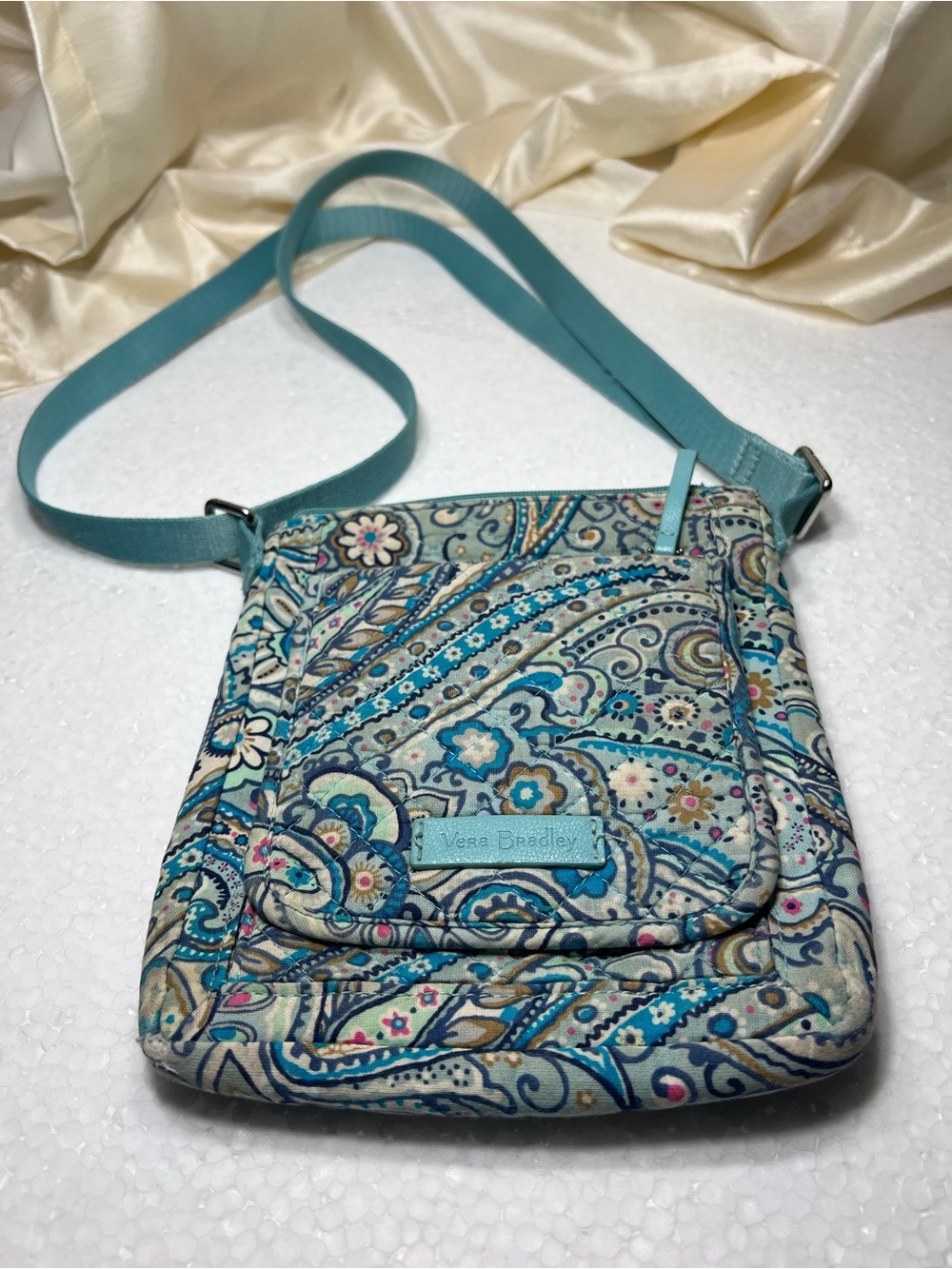 Vera Bradley Retired Daisy Dot Crossbody Bag